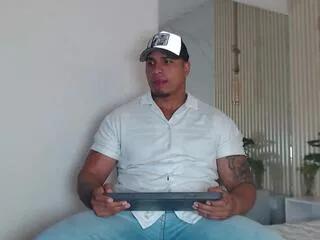 simeone_pannda from Flirt4Free