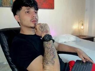 williams_launther from Flirt4Free