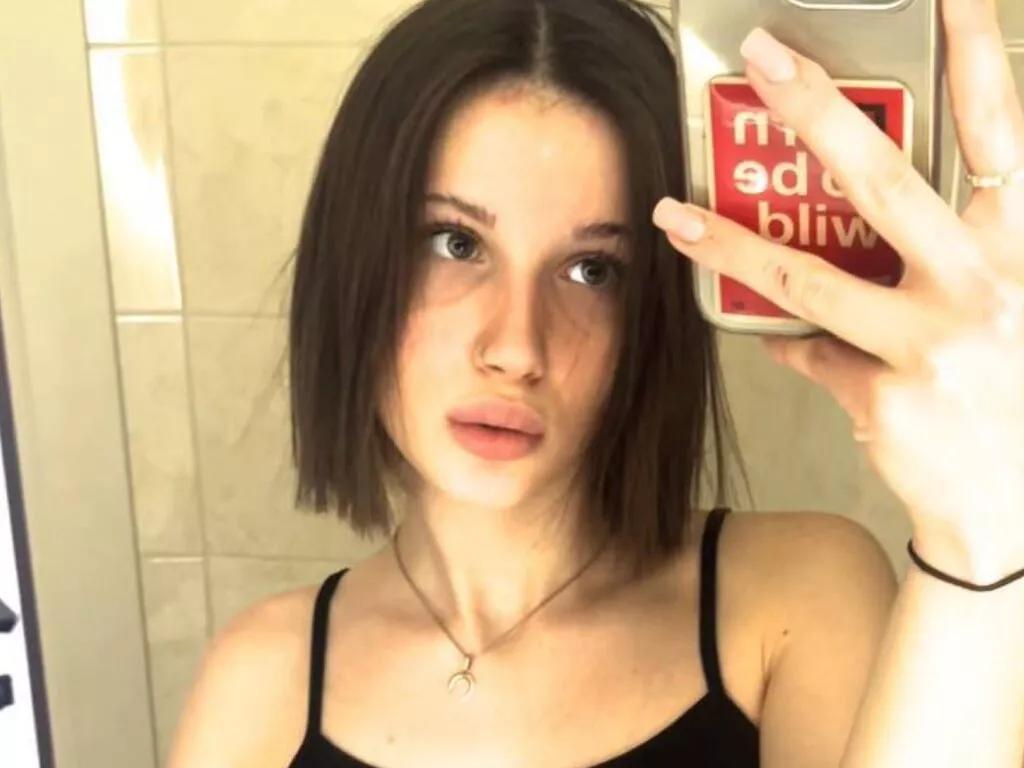AsaCrystal from LiveJasmin