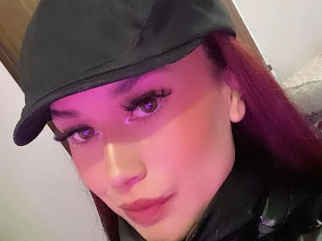 DharaCloy from LiveJasmin