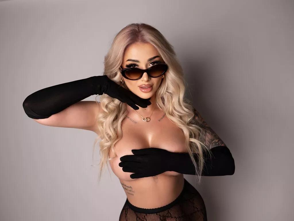 JuliaNoir from LiveJasmin