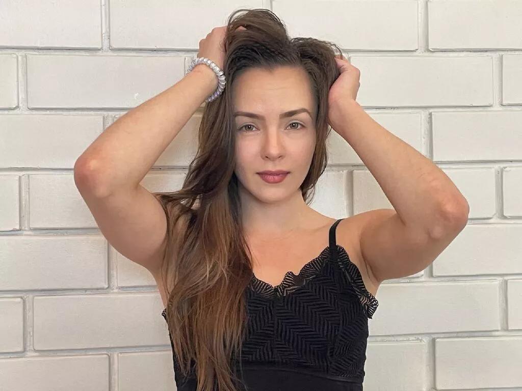LamaBrown from LiveJasmin