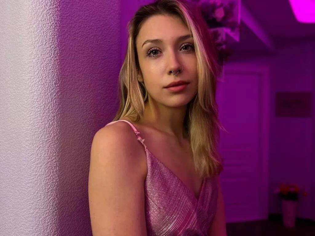 MiaMoorman from LiveJasmin