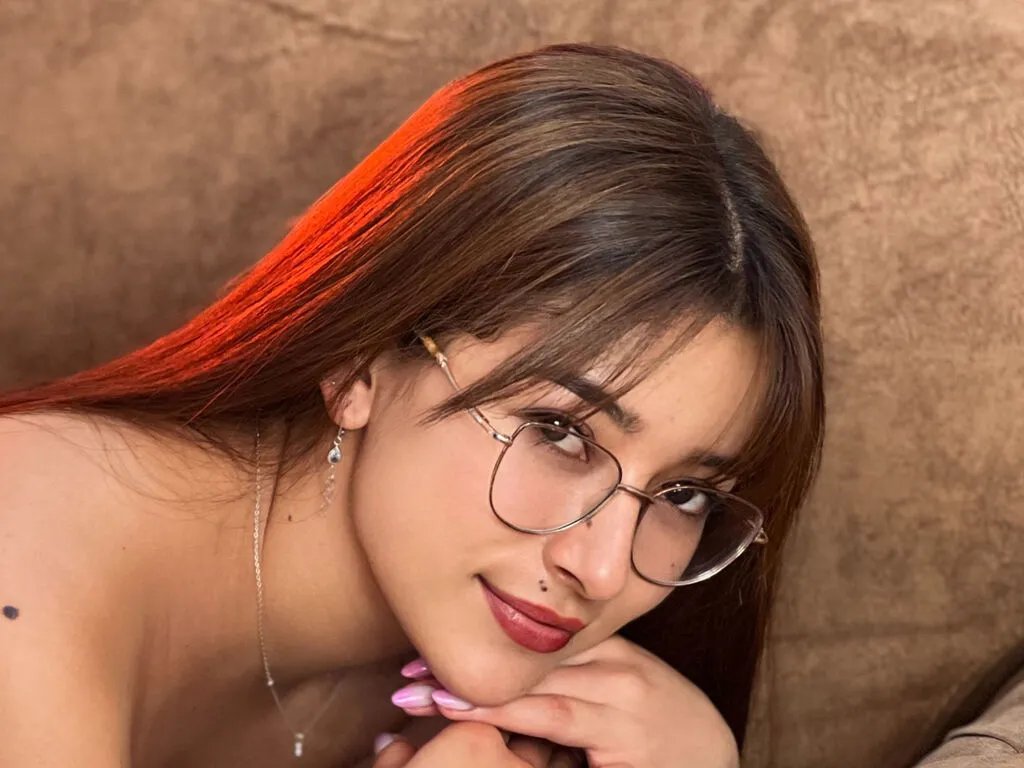 SophiaHenao — I like good conversations, respect, fun, music, laughing and having a good time.
I like to feel comfortable, to be treated with respect, complicity and interesting conversations 
