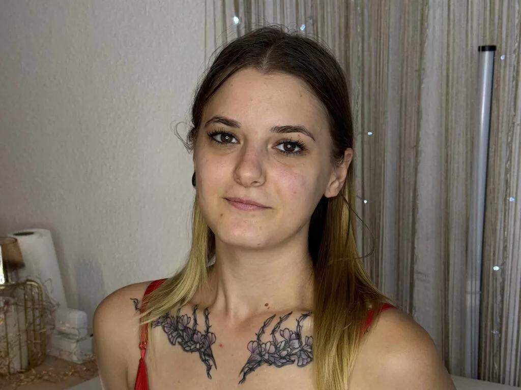 SuzyMiu from LiveJasmin