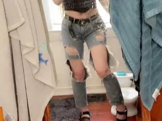 Heycutie18 from Streamate