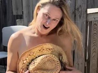 Silkie120 from Streamate