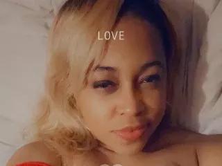 SweetRedPeach from Streamate