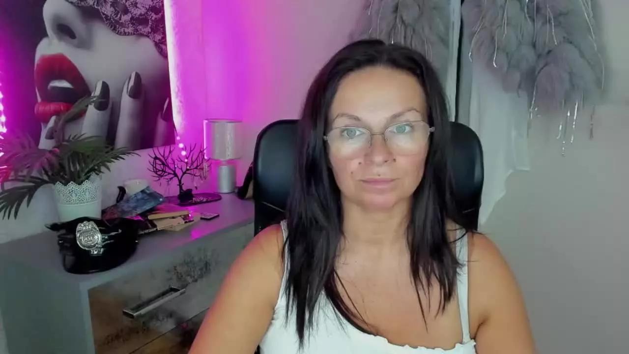 HelenTasty from Streamray