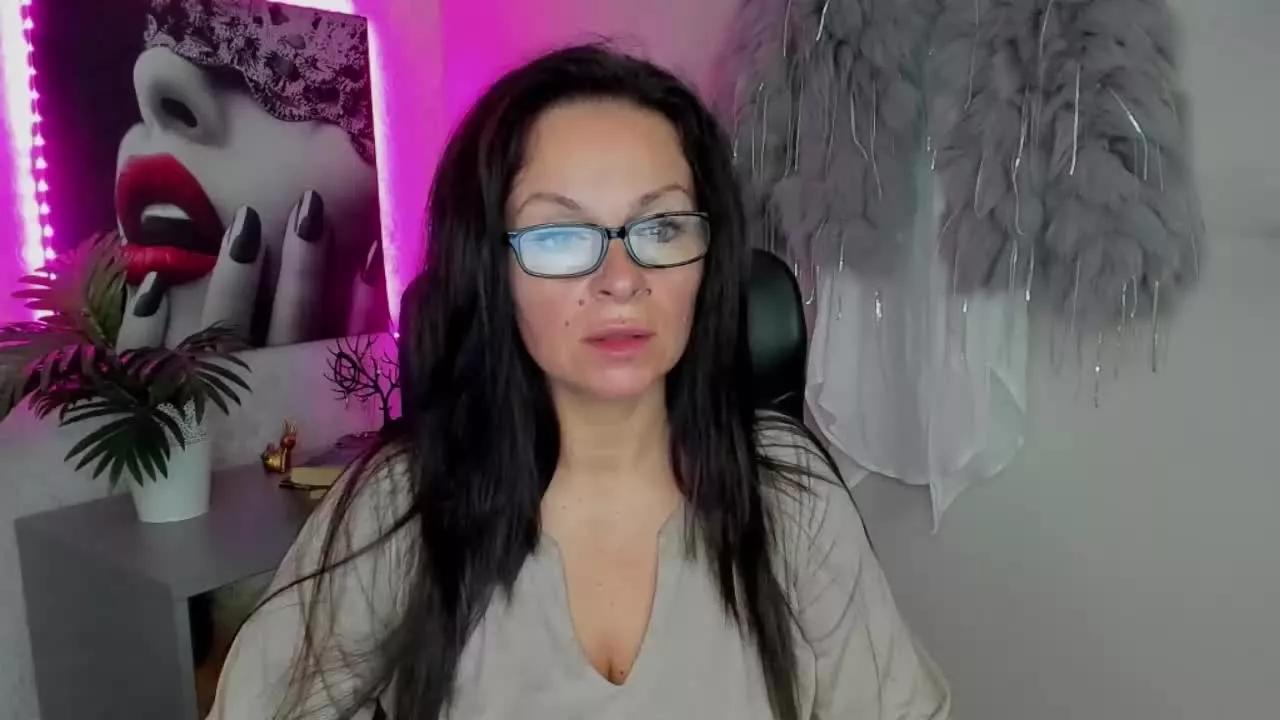 HelenTasty from Streamray