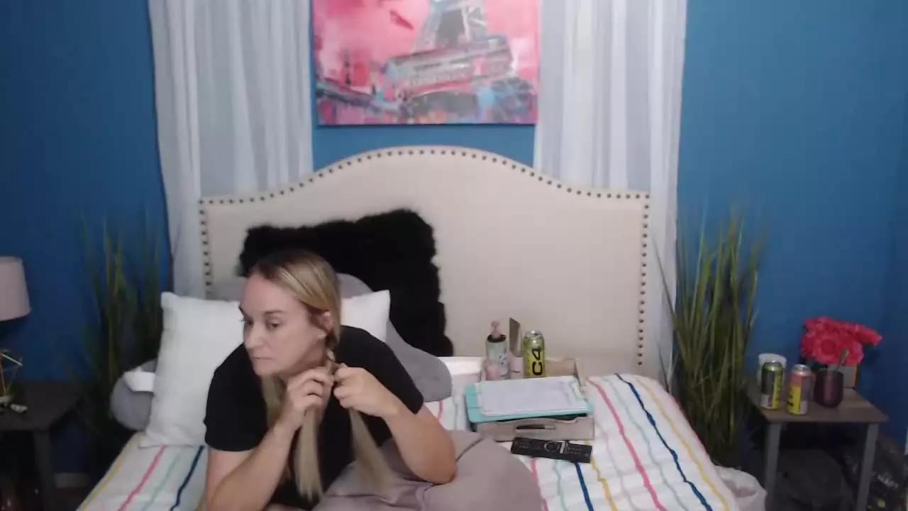 NaomiSky from Streamray