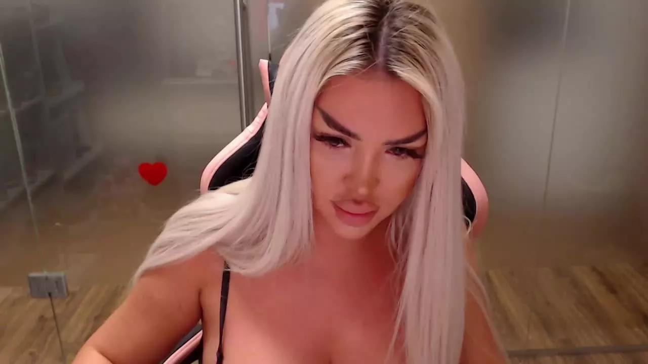 SarahStone69 from Streamray