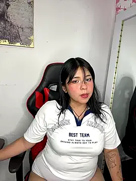 Freechat _Bella_7 on StripChat