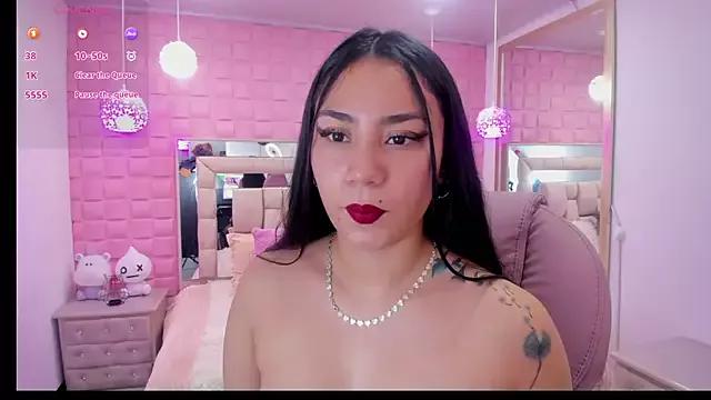 _laaura_ from StripChat