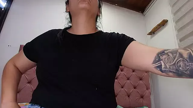 Freechat _linda_milk_ on StripChat