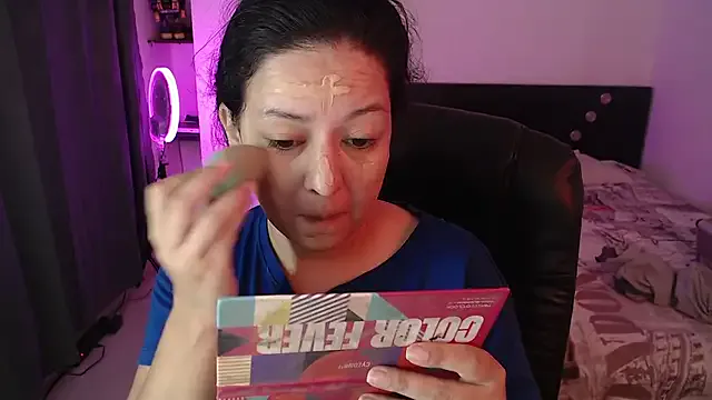 Abbyjoness21 on StripChat 