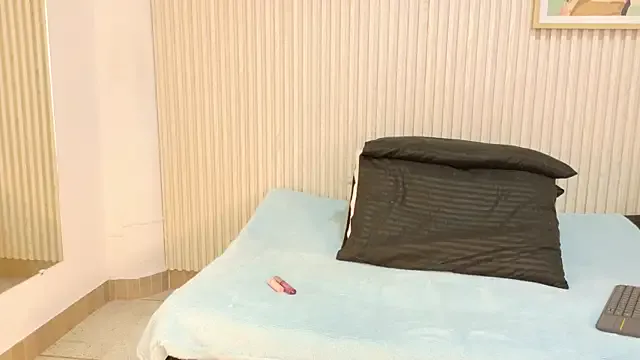 Freechat Abrilmirren on StripChat