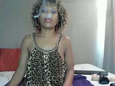 Naked Room AfricanSquirtingQueen 