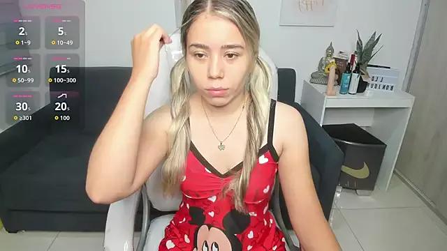 Aiilyn_Ds from StripChat is Freechat