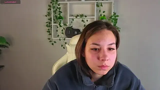 Al1ice_Moures on StripChat