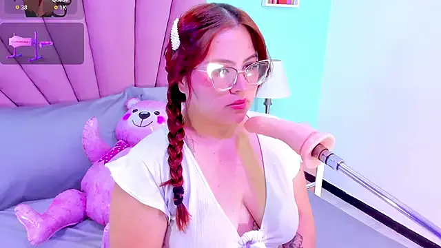 Freechat alana_glasses on StripChat