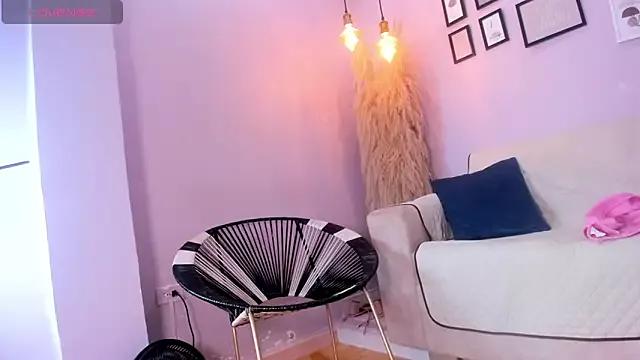 alana_rossetti from StripChat