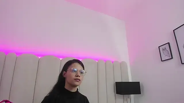 Freechat Alanha__ on StripChat