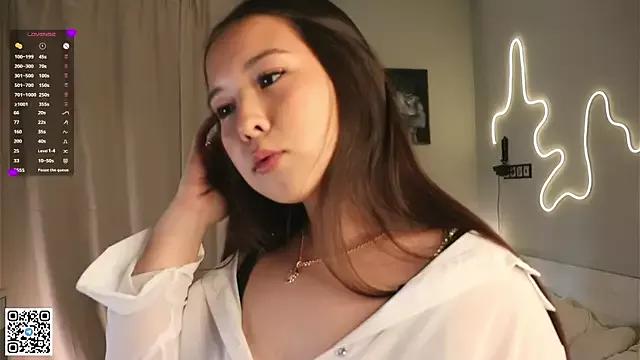 AlberthaEscue from StripChat
