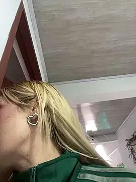 Naked Room alicev_kitty 