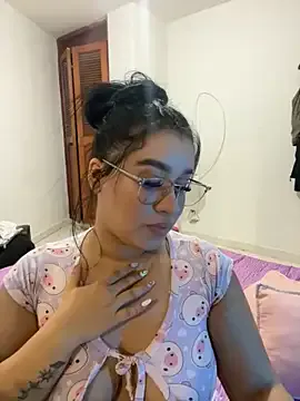 StripChat Aliciawhitee is Private Aliciawhitee — Have fun with me