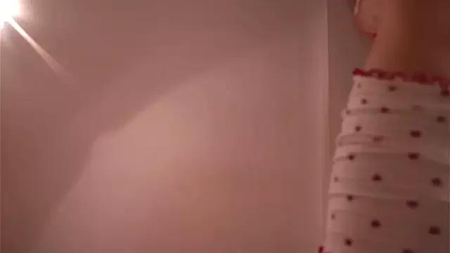 alittlestarrr from StripChat