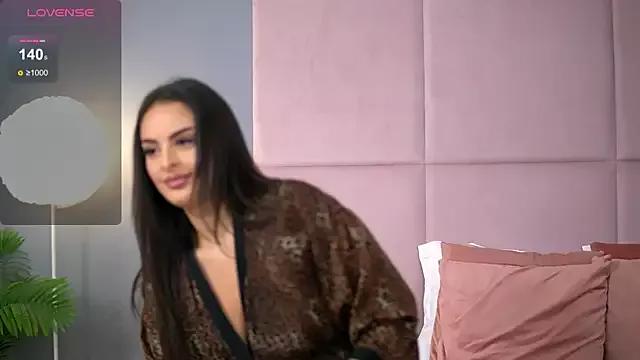 AlmaLuv from StripChat