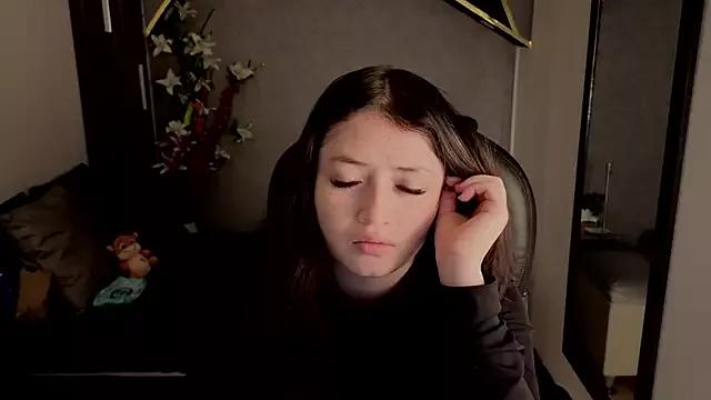 almma_shy from StripChat