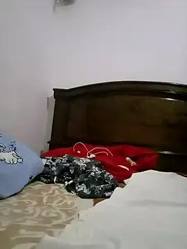 Naked Room altinya 