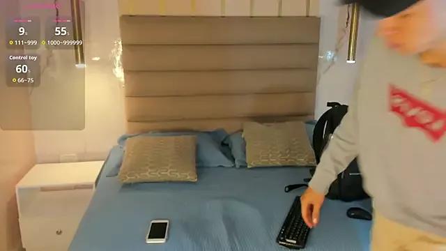 AmadeoDesanti from StripChat