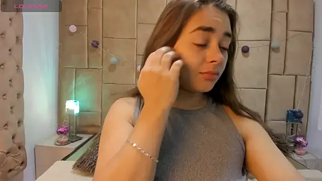 Freechat ambar_69_ on StripChat