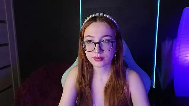 Naked Room amber_wink 