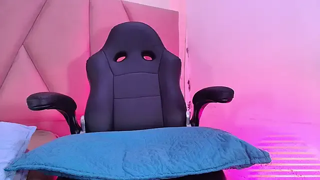 Freechat arl_chloee on StripChat