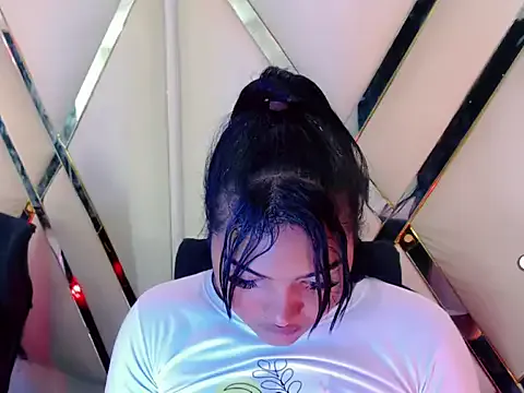 Freechat AuroraRoss on StripChat