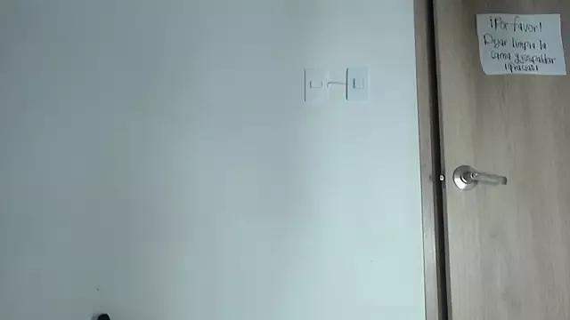 avaleri_cherry from StripChat