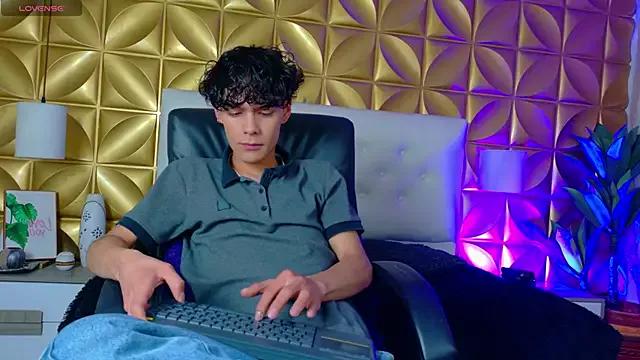 AxelWolfe from StripChat