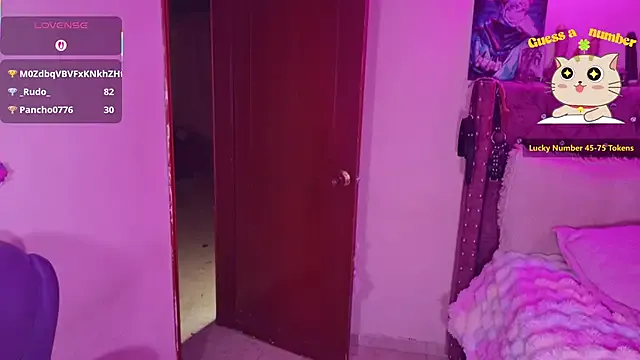 StripChat Azamy-12 is Freechat Azamy-12 — Sexy Dance toda desnuda