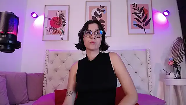 Barbie_Goddess — Legs Show