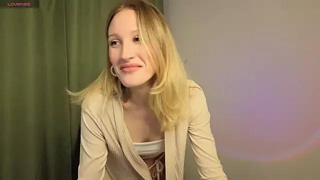BiancaHelo from StripChat