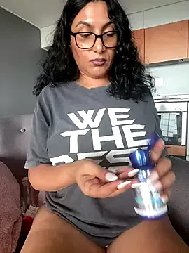 BigBootyButter on StripChat 