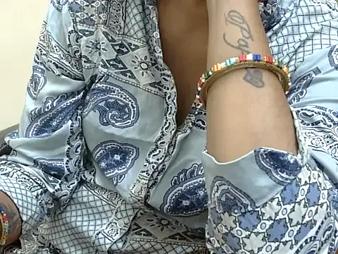 Bold_bhabhi on StripChat