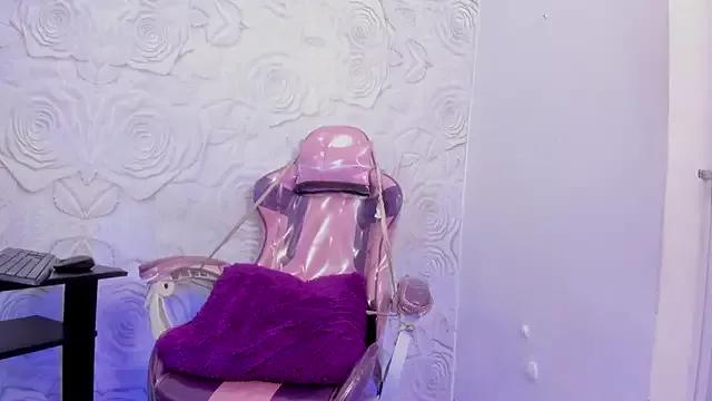 Brianna_Hard from StripChat is Freechat