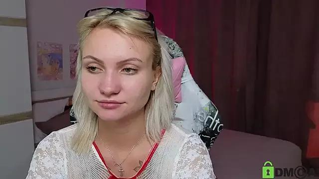Cameronlovely_ from StripChat is Freechat