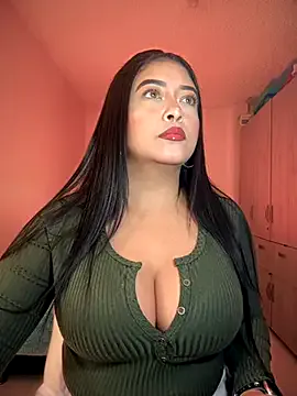 Group cami_ortiz__ on StripChat