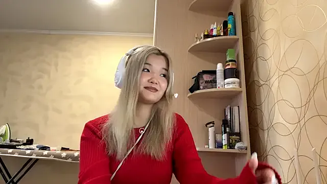 Freechat CarolannSide on StripChat